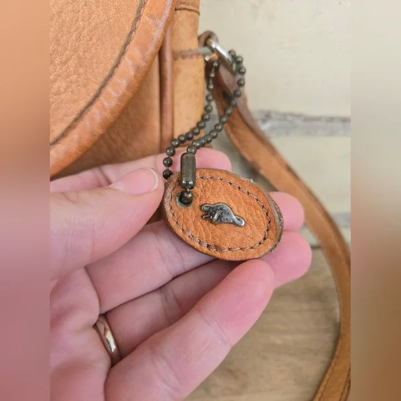 Vintage Roots Crossbody Bag - Picture 5 of 12